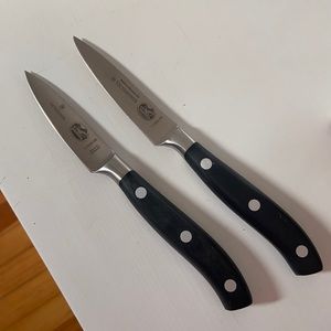 Pair of Victorinox Knives